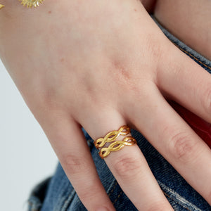 layered swirl ring